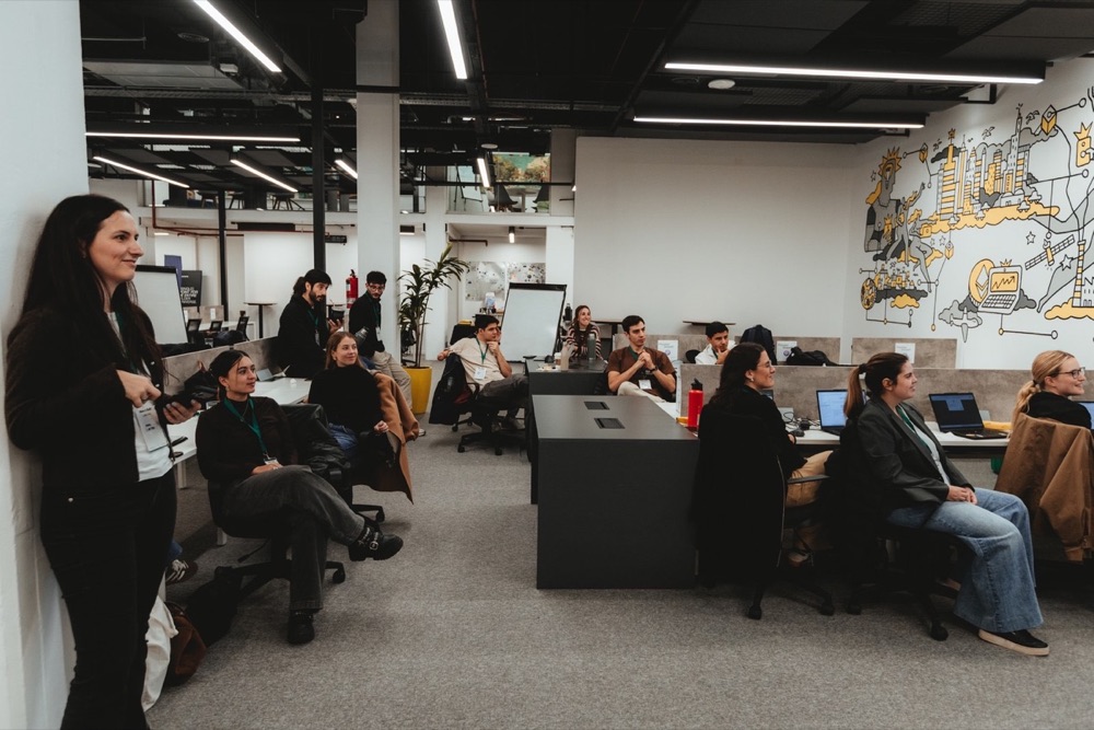 La sala de La Mesa en plena construcción